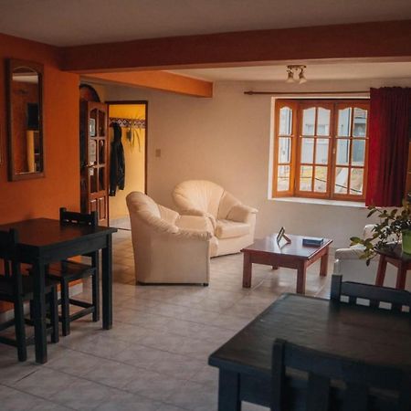 La Casa De Emma Hostel Esquel Luaran gambar