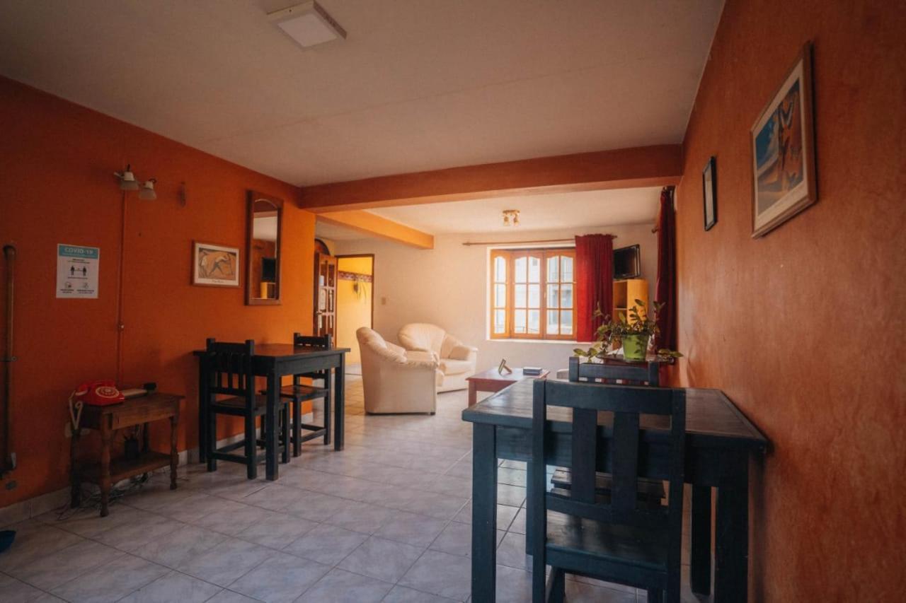 La Casa De Emma Hostel Esquel Luaran gambar