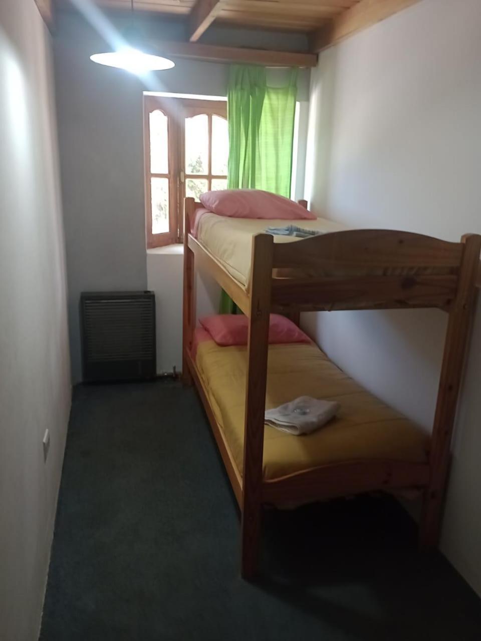 La Casa De Emma Hostel Esquel Luaran gambar