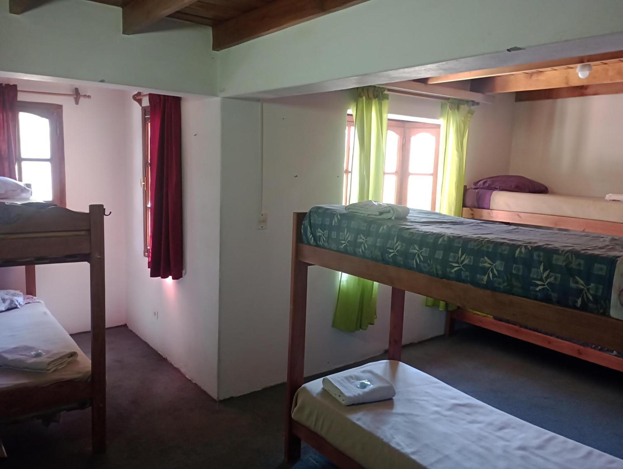 La Casa De Emma Hostel Esquel Luaran gambar