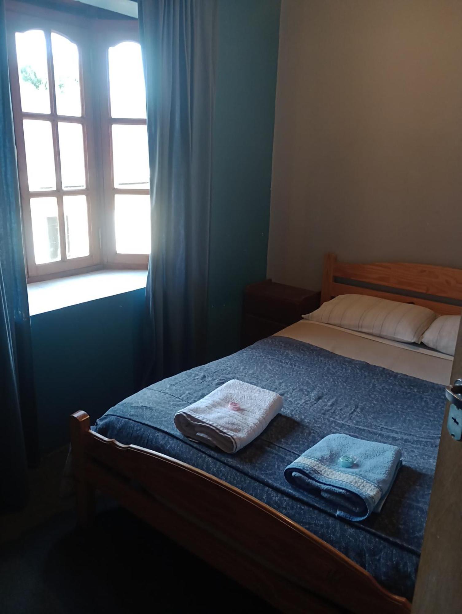 La Casa De Emma Hostel Esquel Luaran gambar